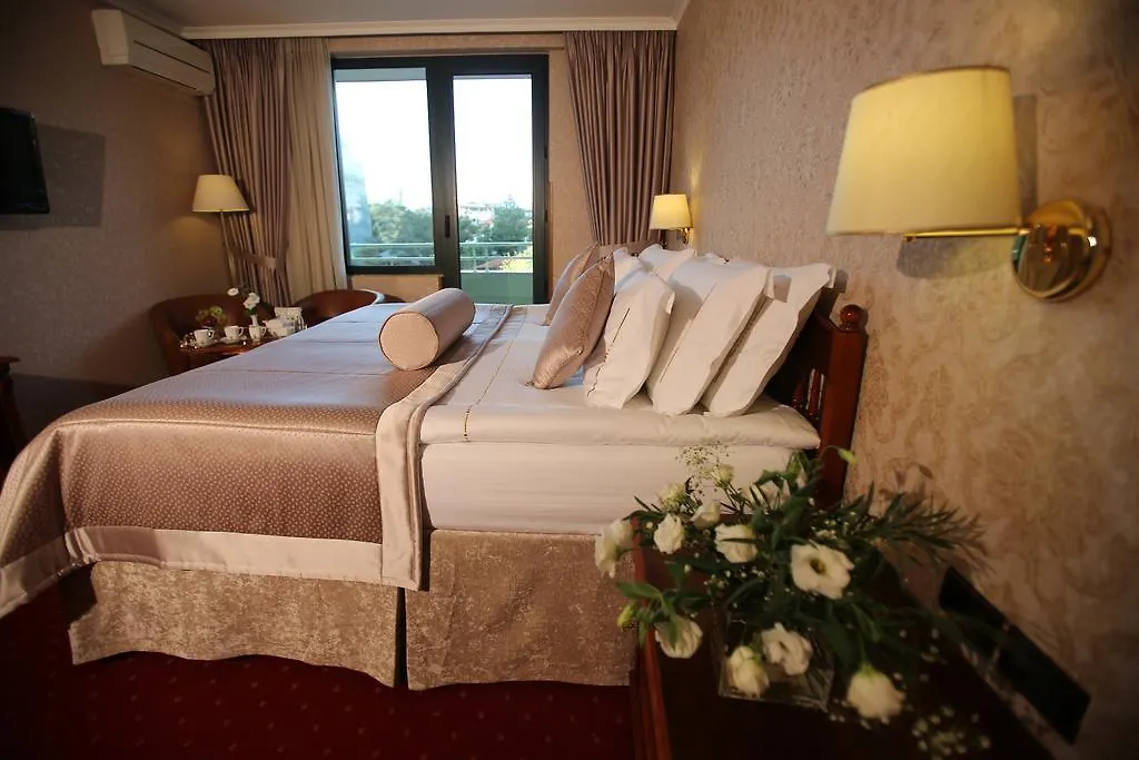 Grand Hotel & Spa Tirana 4*,